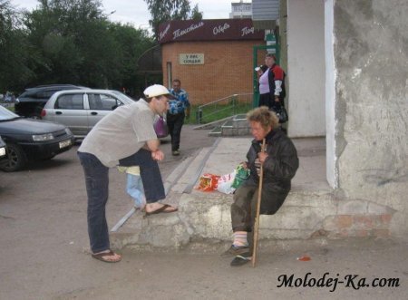 Соколов Игорь. Мне 35 лет, из которых 8 лет я знаю Господа. Слава  Ему!