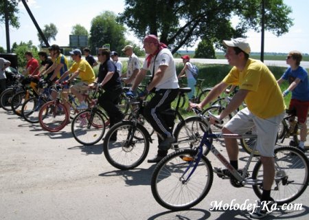 Верующие обхватили селения велопробегом и молитвой